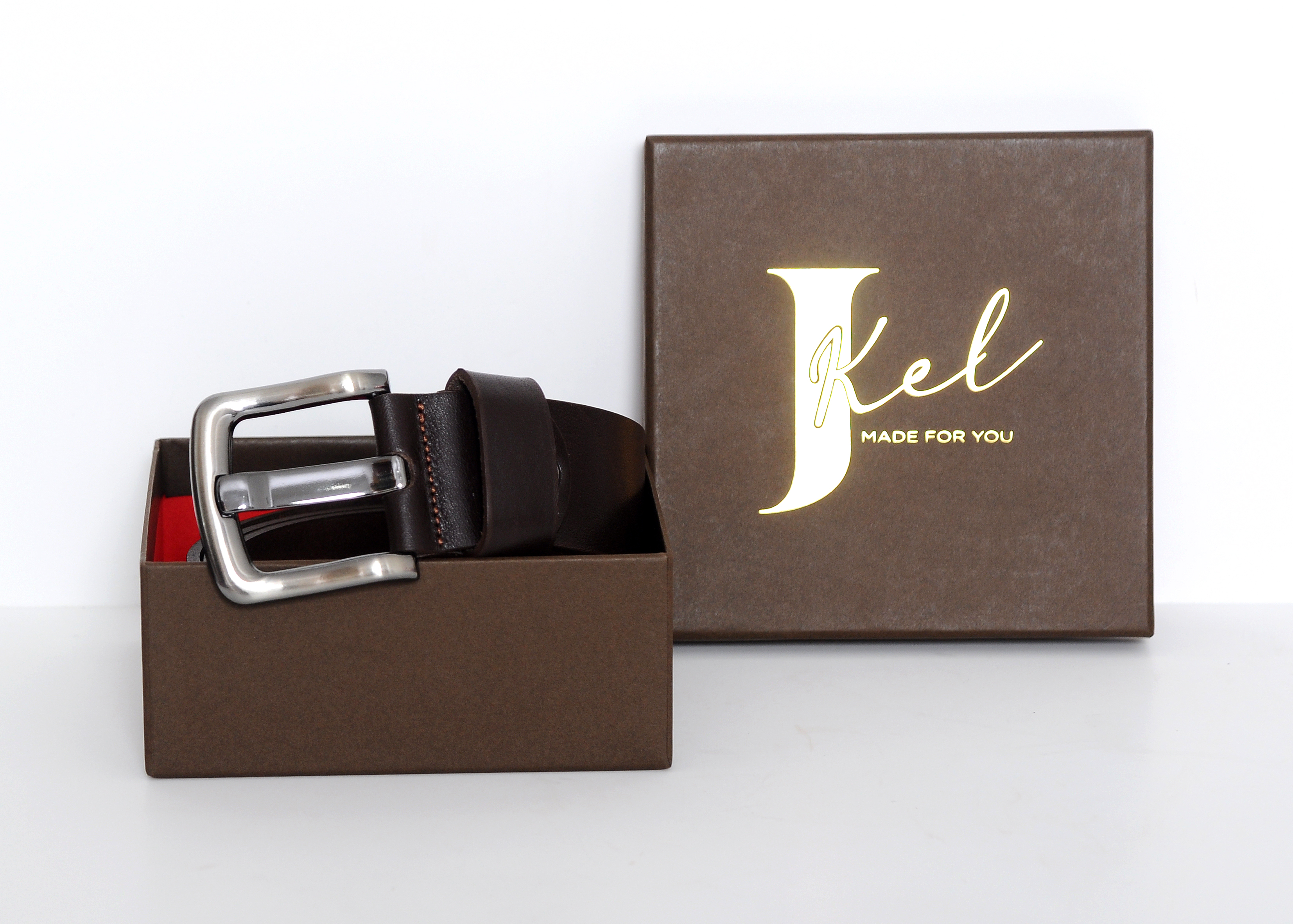 Efes Brown Veg Tanned Leather Men Belt showcasing its rich brown color and nickel-free buckle, elegantly displayed in a gift box.