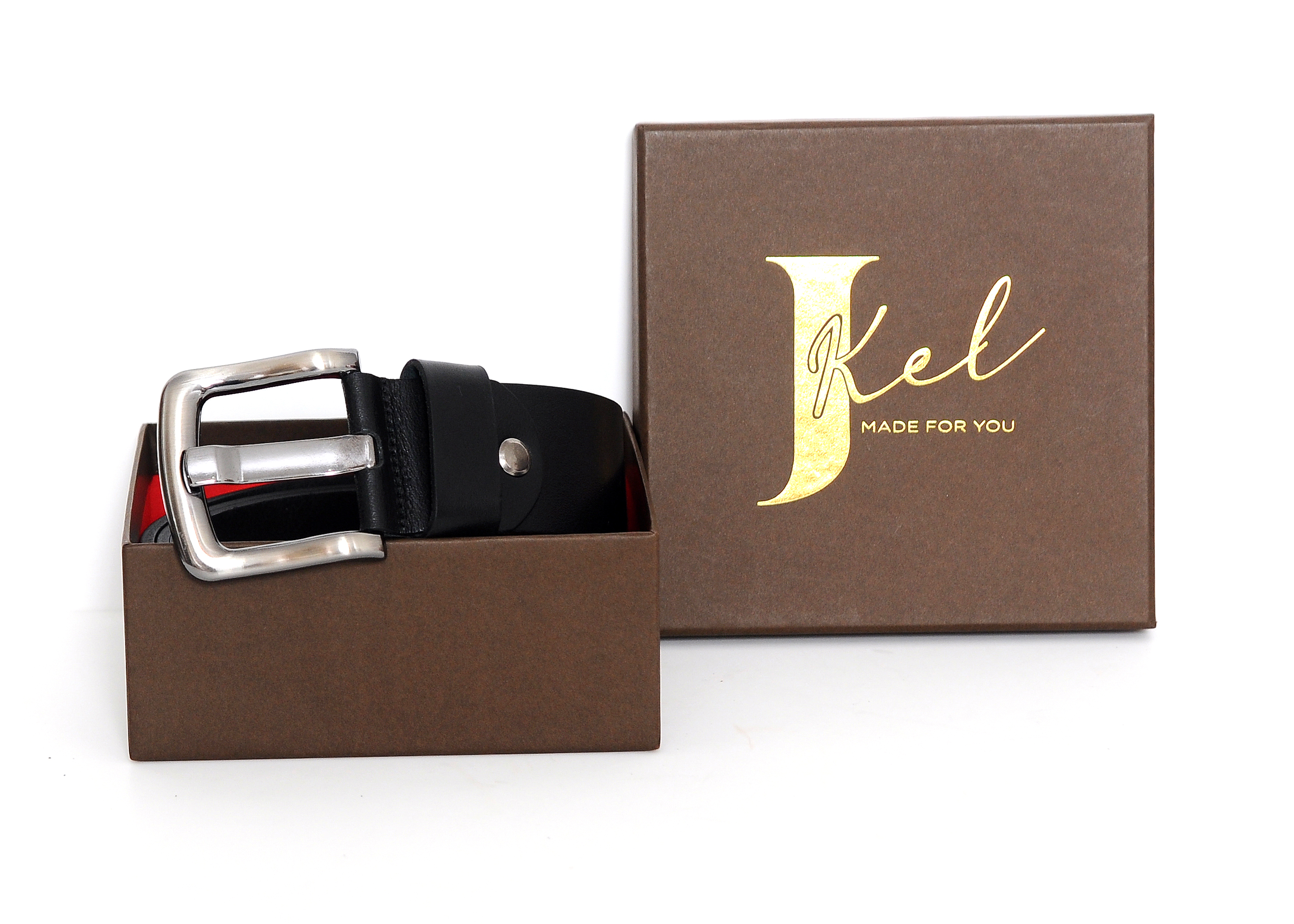 Efes Veg Tanned Leather Men Belt showcasing premium leather craftsmanship and a nickel-free buckle, elegantly packaged in a gift box.