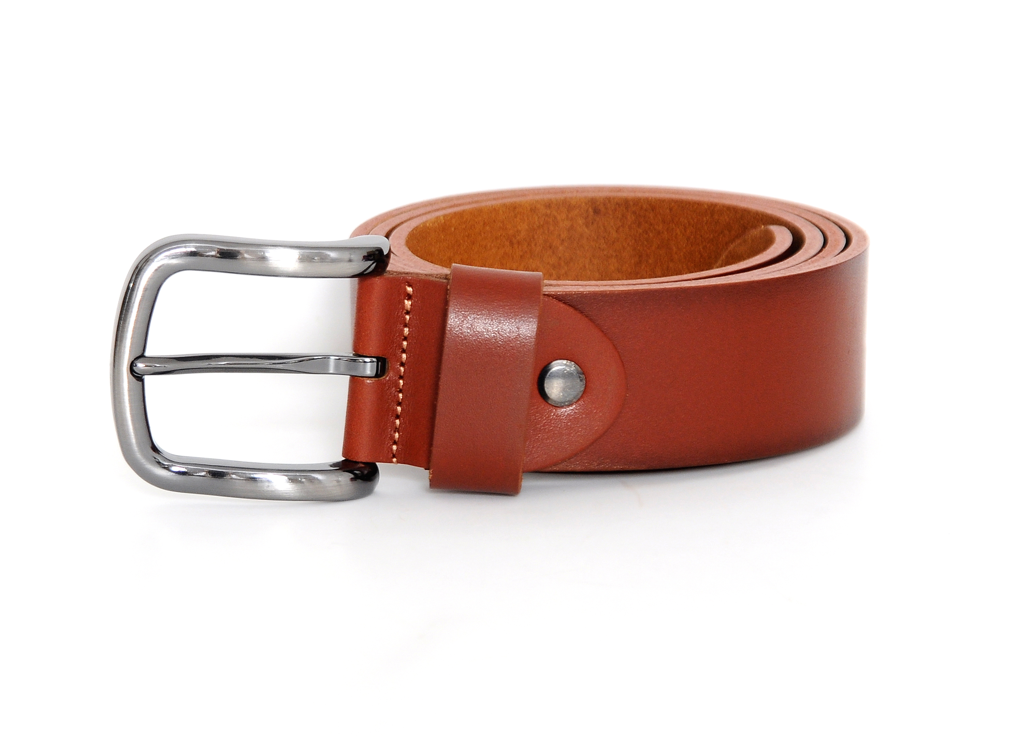 Everest Tan Leather Men Belt showcasing premium tan leather and nickel-free buckle, elegantly designed for versatile wear.