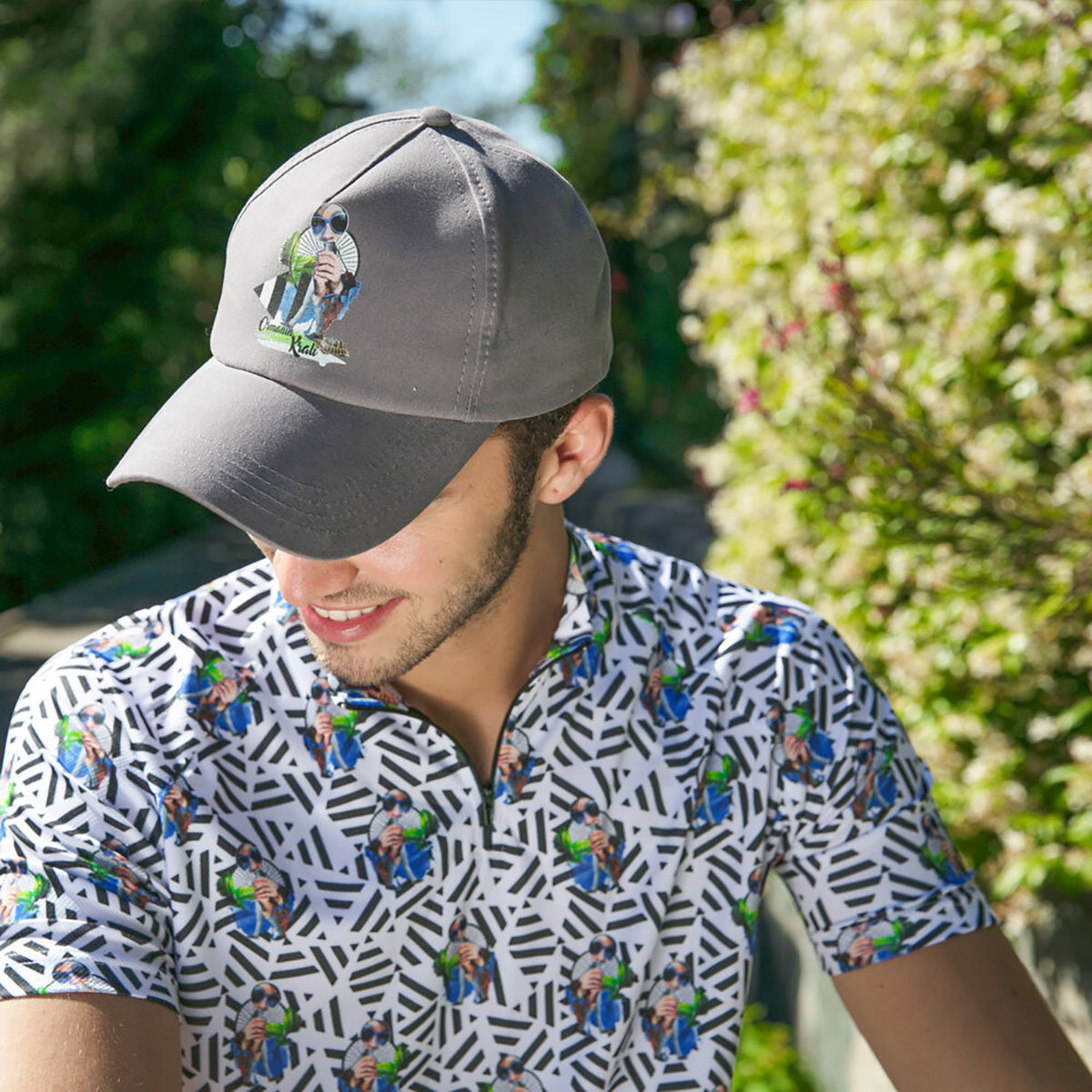 BiggDesign Nature Snapback Cap aus 100% Baumwolle mit breitem Hutschirm und kreativem Muster für Outdoor-Aktivitäten.