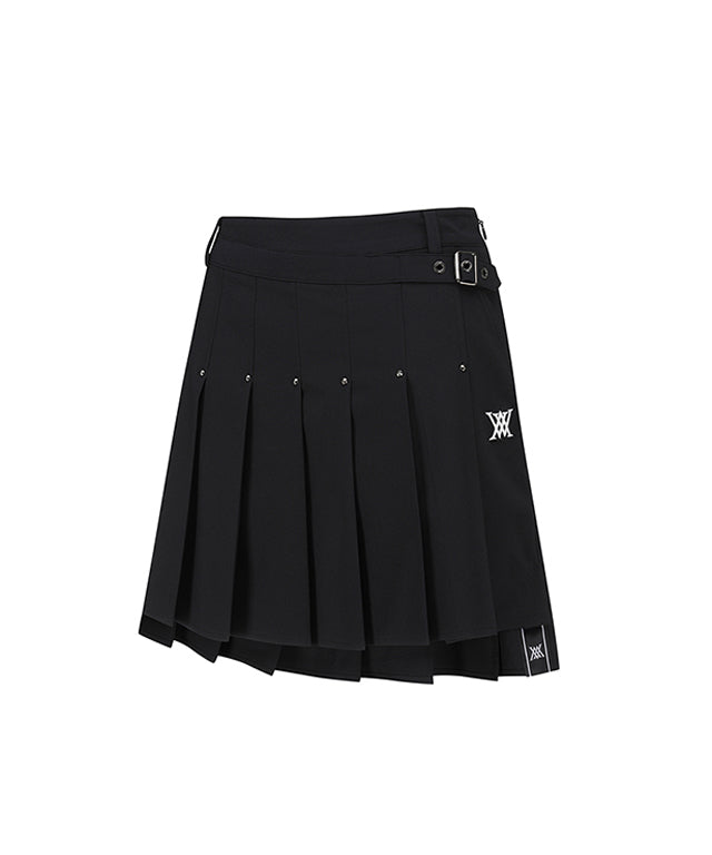 ANEW Golf Women's Buckle Decoration Pleats Skirt in Black, featuring pleats and buckle details for a stylish look.