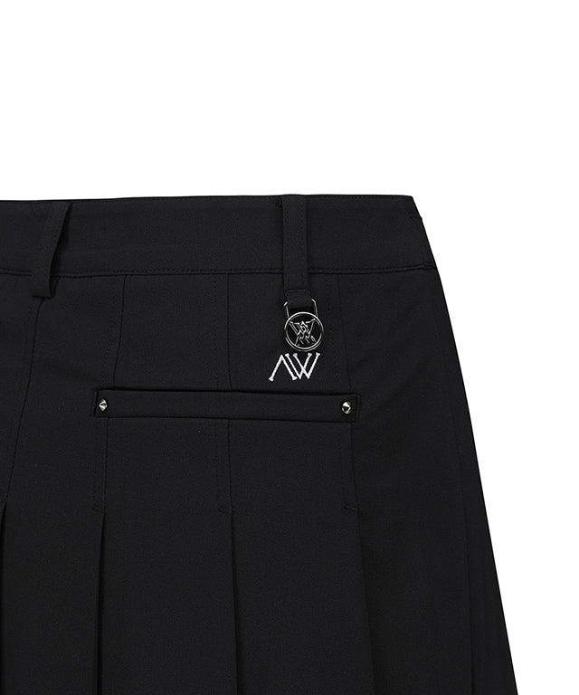 ANEW Golf Women's Buckle Decoration Pleats Skirt in Black, featuring pleats and buckle details for a stylish look.