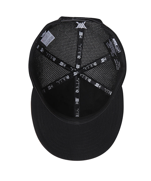 ANEW x NEWERA RC950 Mash Snapback Unst in black with a matte logo and ventilation holes at the back.