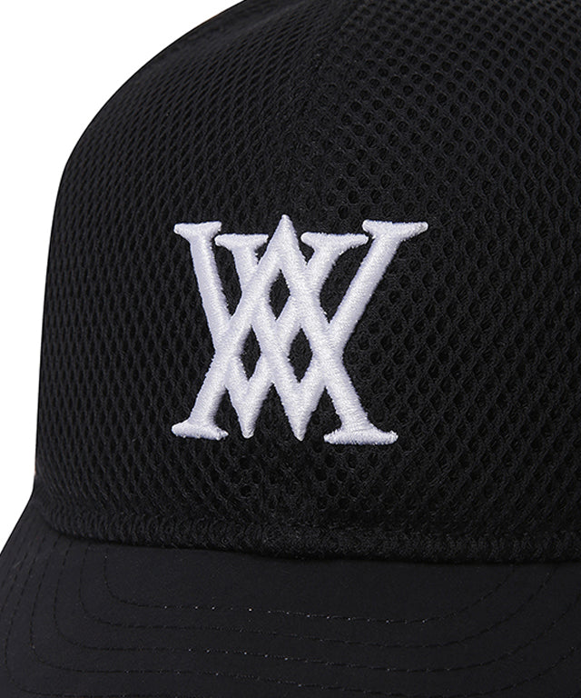 ANEW x NEWERA RC950 Mash Snapback Unst in black with a matte logo and ventilation holes at the back.