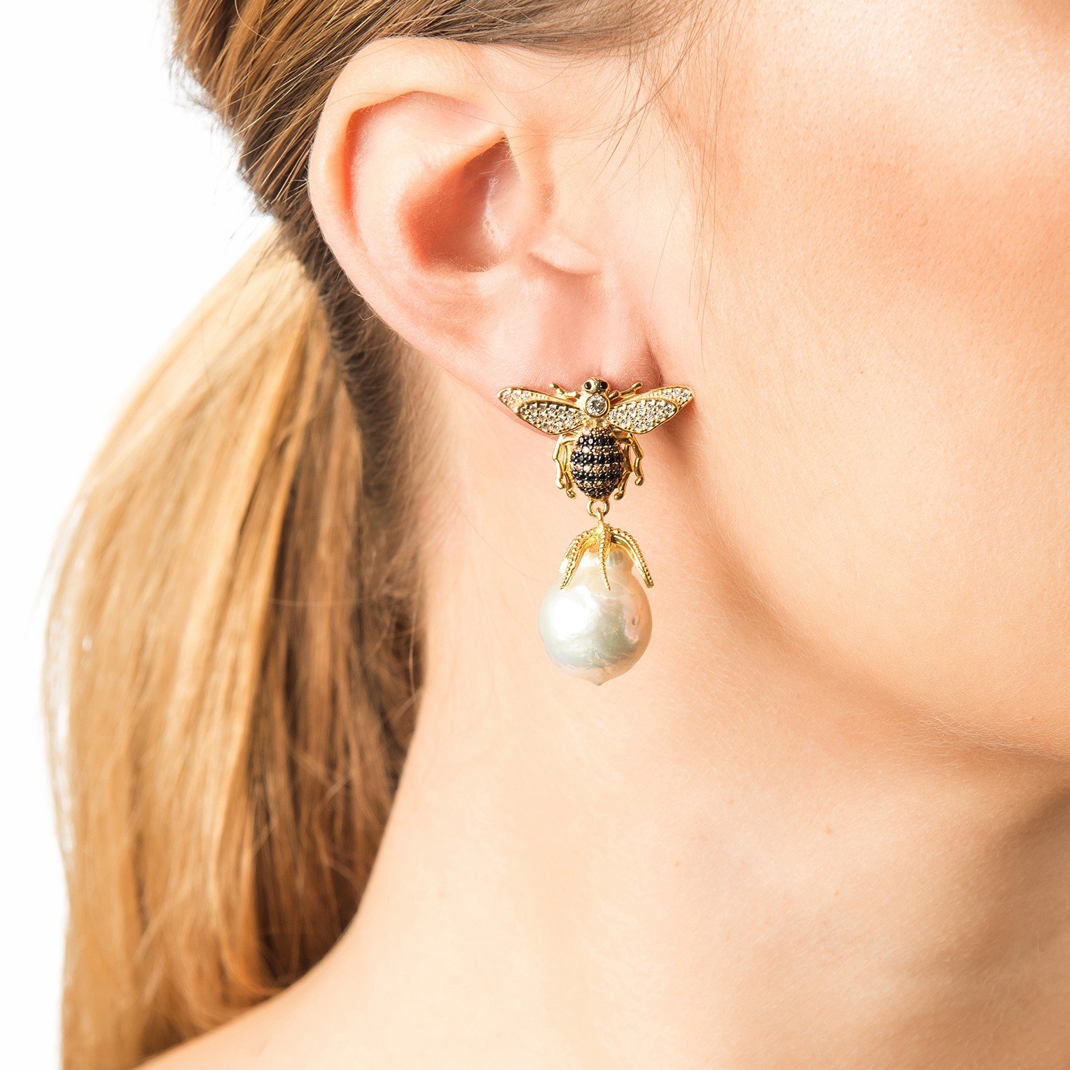 Baroque Pearl Honey Bee Drop Earrings in Rosegold featuring bee design with cubic zirconia and natural baroque pearls.