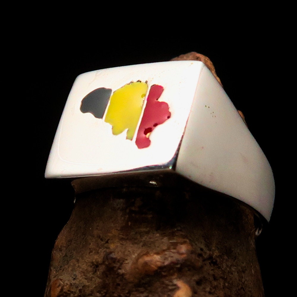 A stylish square-shaped Belgian Flag Ring made of polished sterling silver, featuring an enamel inlay of the Belgian flag.