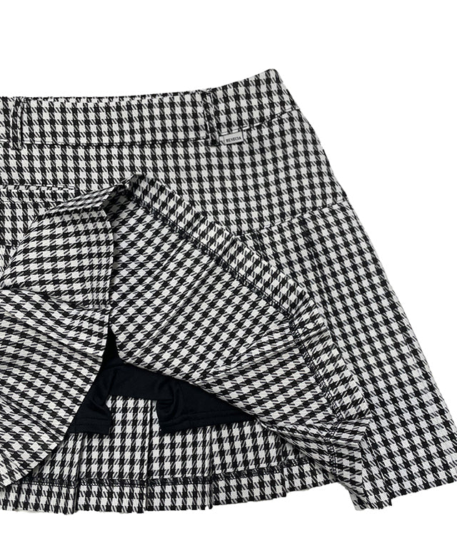 BENECIA 12 Avenue Check Culottes in Black, featuring a stylish check pattern and comfortable fabric blend.