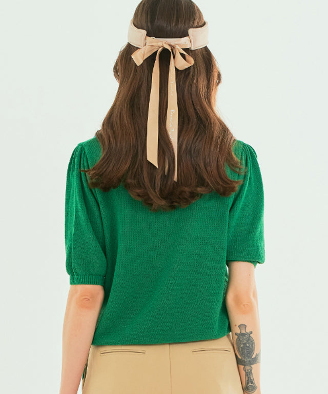 BENECIA 12 Big Collar One Button in Green, showcasing its elegant design and vibrant color.