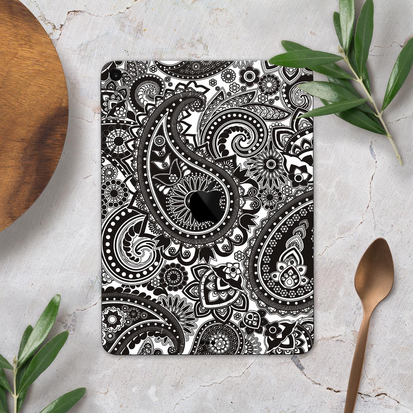 Black & White Paisley Pattern V1 skin decal for Apple devices, showcasing intricate paisley design and premium finish.