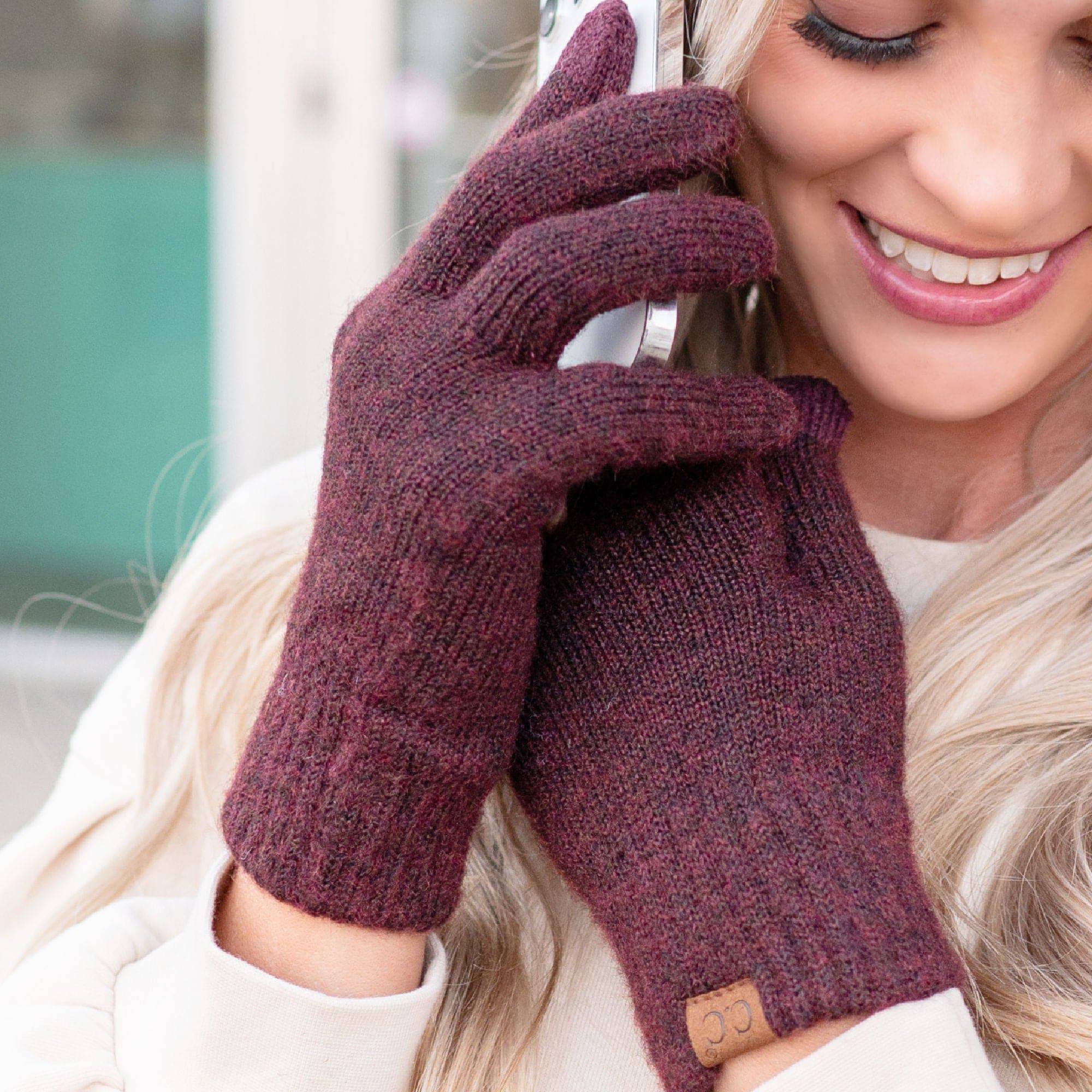 CC Gloves Heather Classic made from recycled yarn, featuring touchscreen compatible fingertips and stylish design.