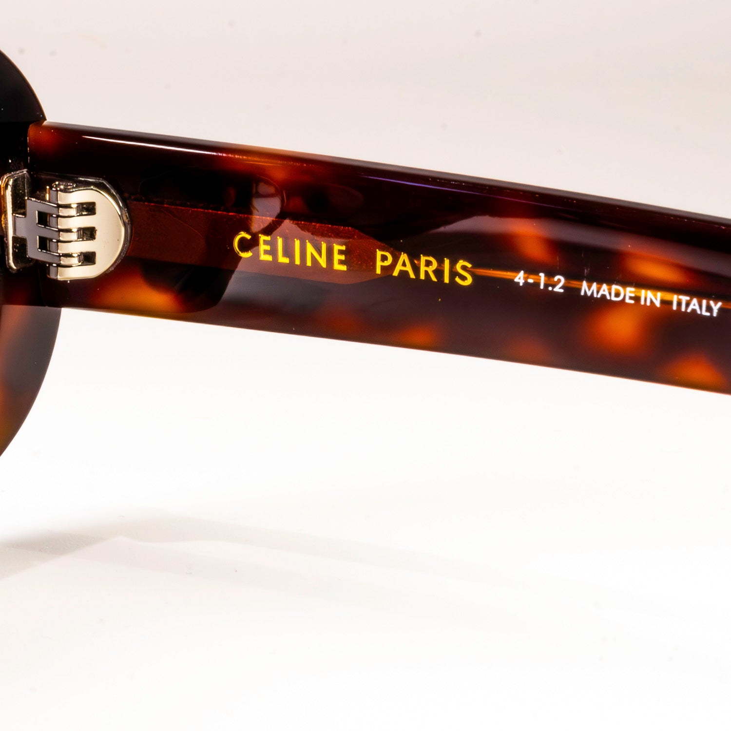 Celine CL40194U Sunglasses featuring a full rim round frame made of acetate, showcasing a stylish and elegant design.