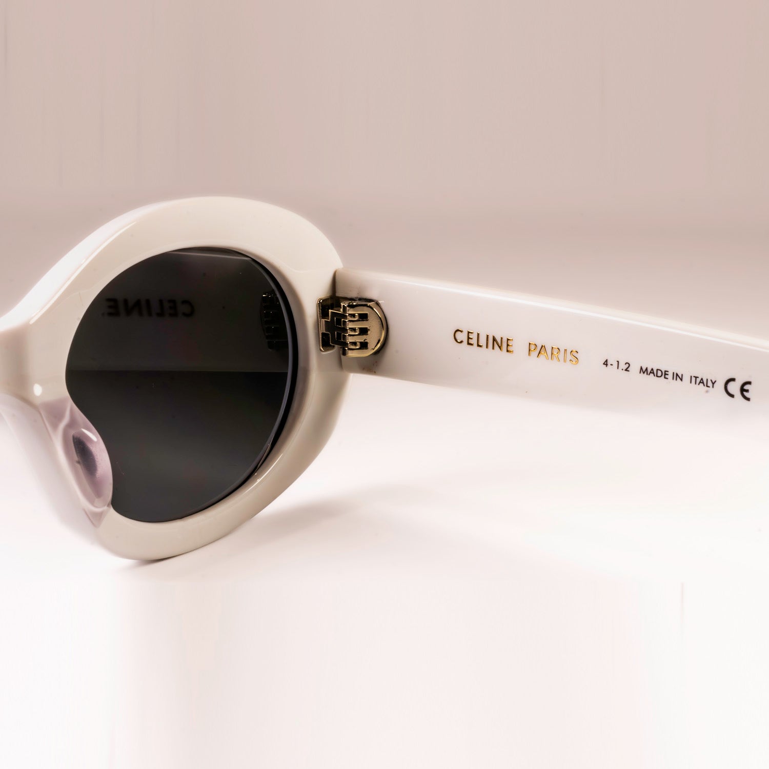 Celine CL40194U Sunglasses featuring a full rim round frame made of acetate, showcasing a stylish and elegant design.