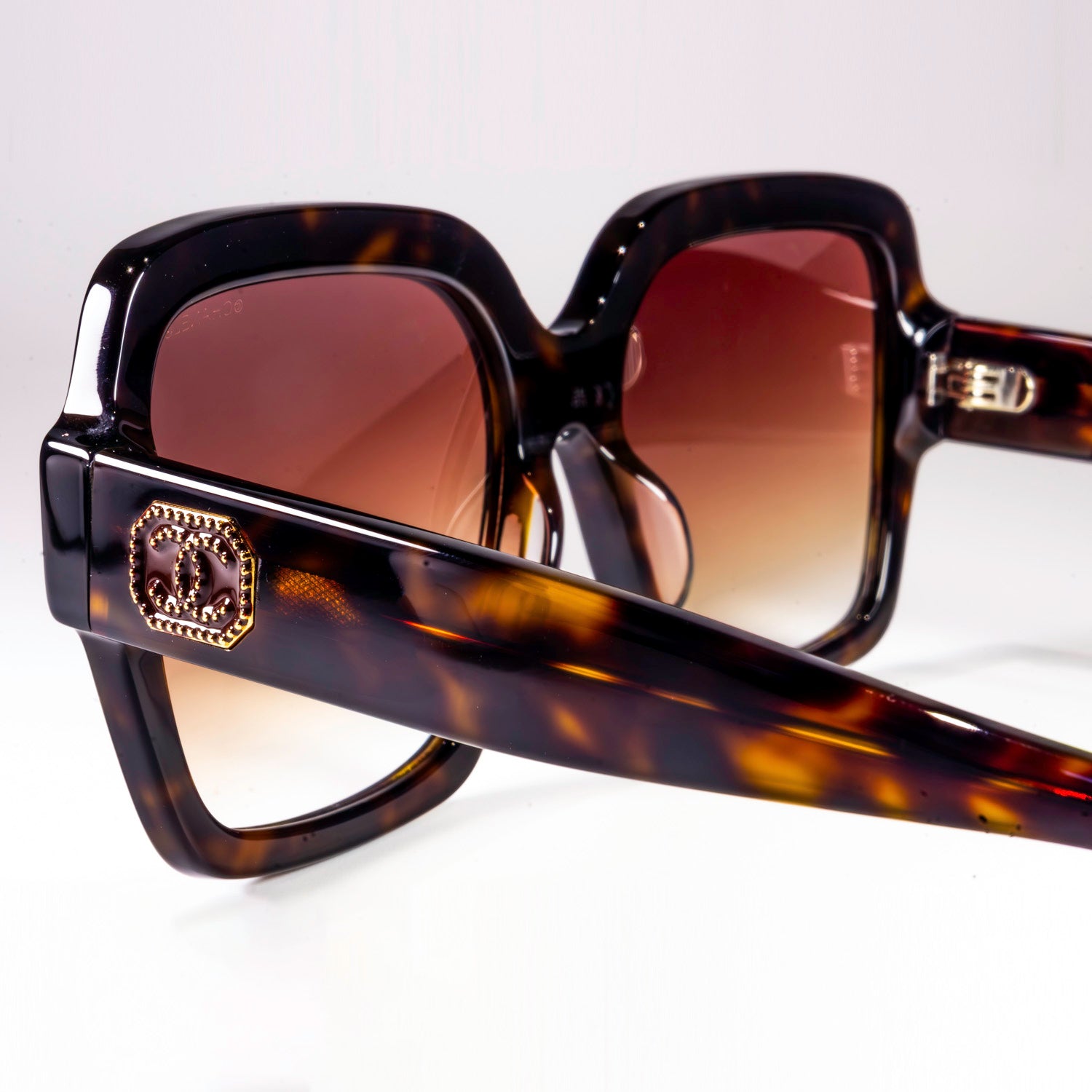 CHANEL CH5479/C714S5 square sunglasses in elegant acetate frame, showcasing stylish design and premium quality.