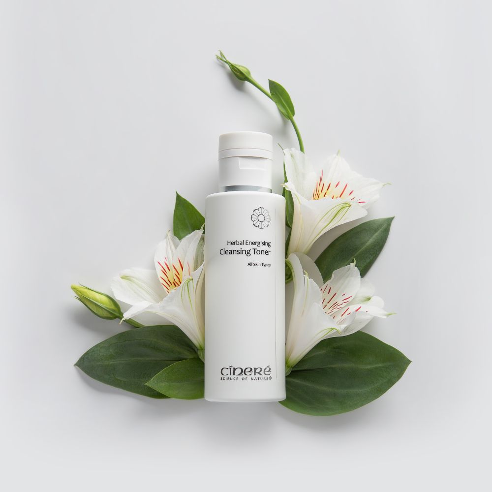 Cinere Herbal Energising Cleansing Toner bottle with natural ingredients, suitable for all skin types.