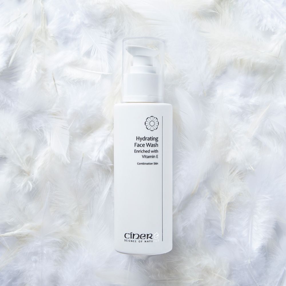 Cinere Hydrating Face Wash 150ml bottle with Vitamin E, showcasing its sleek design and hydrating properties.