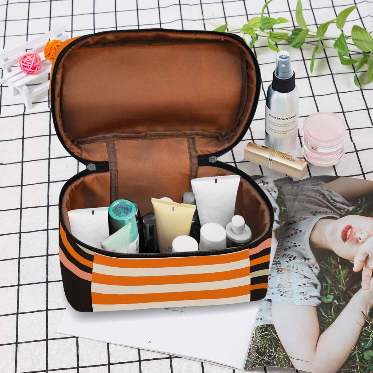 Stylish cosmetic bag with multiple compartments, made of durable water-resistant material, ideal for organizing beauty essentials.