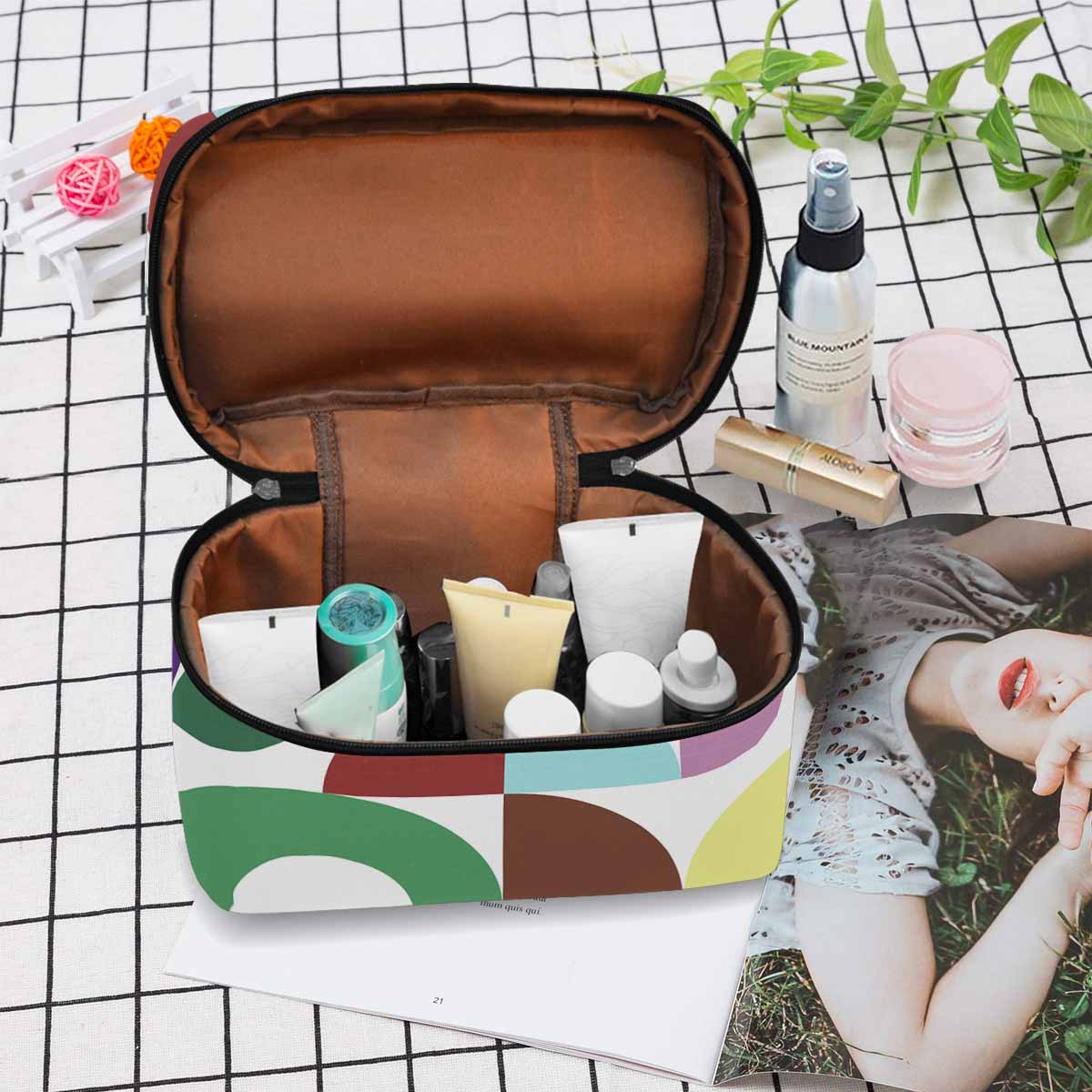 Stylish cosmetic bag with multiple compartments, water-resistant material, and secure zipper closure, ideal for travel and organization.