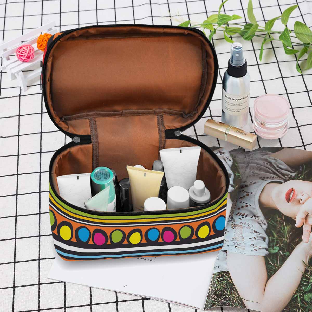 Cosmetic Bag, Travel Case - B33801 in black and brown, featuring a waterproof design and zipper closure, ideal for travel and organization.