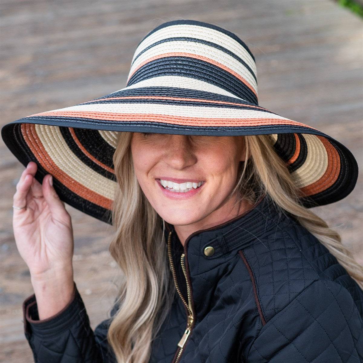 Easy Rollable Straw Visor Hat with adjustable Velcro, perfect for sun protection and outdoor activities.