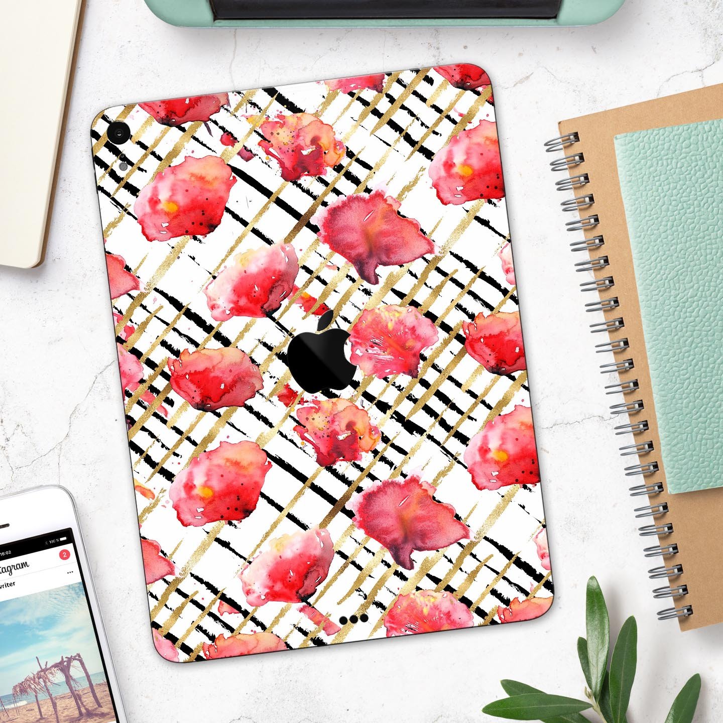 Karamfila Watercolo Poppies V25 full-body skin decal for Apple devices, featuring vibrant poppy design and premium 3M materials.