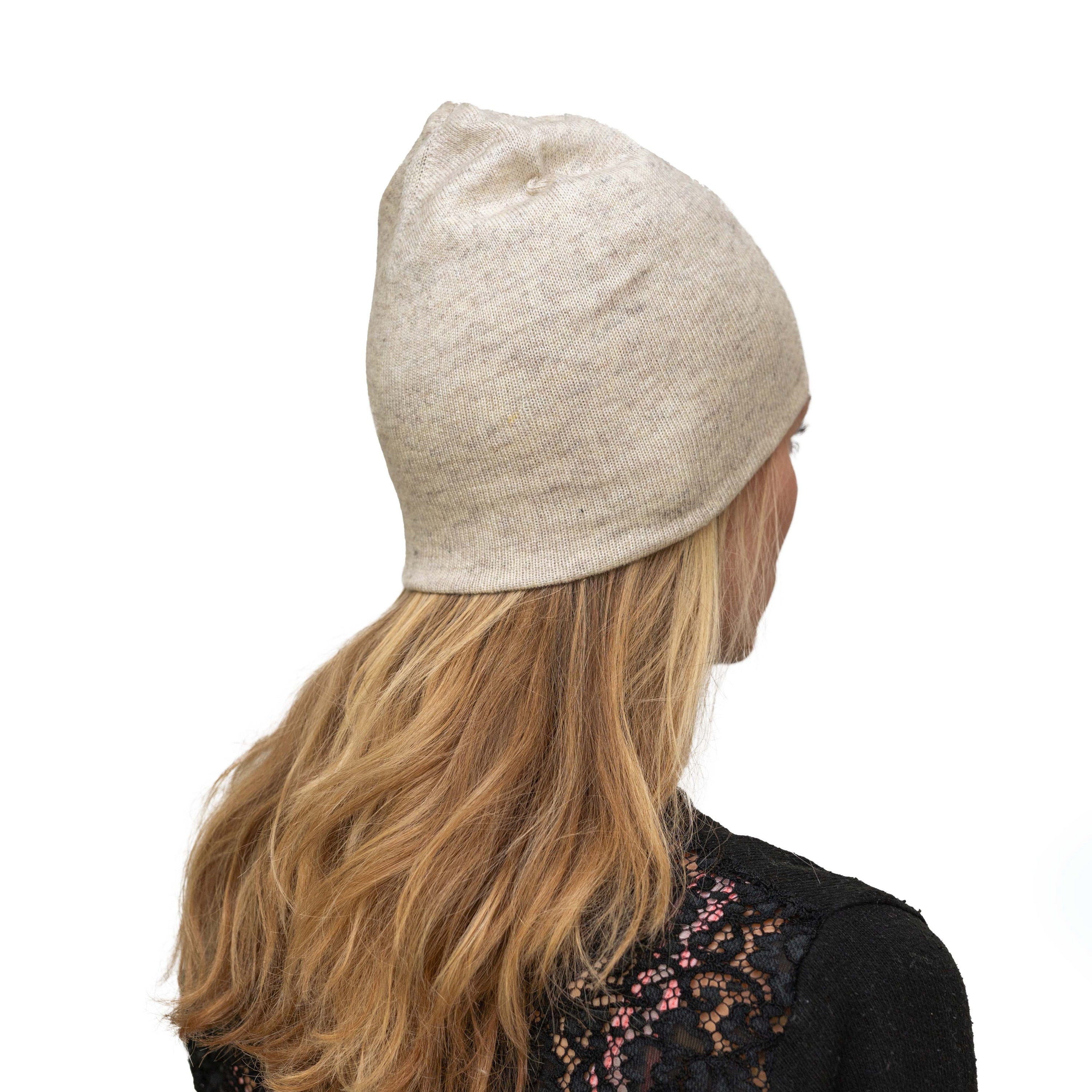 Beige Kaschmirmütze Beanie glatt, handgewebt in Nepal, aus 100% Kaschmir, unisex Design.