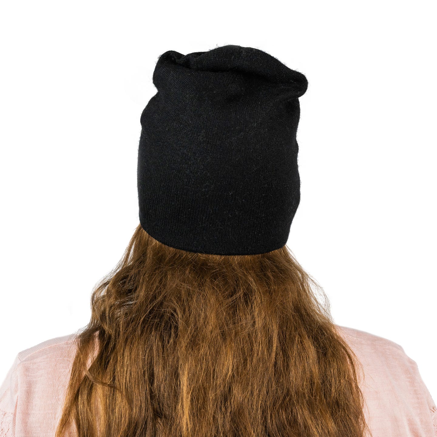 Schwarze Kaschmirmütze Beanie, handgewebt aus 100% Kaschmir, leicht und elegant.