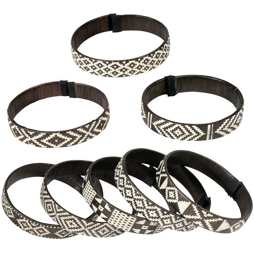 Medium Cana Flecha Bracelet handcrafted from sustainable Caña Flecha by Zenu Tribe artisans, featuring unique geometric patterns.