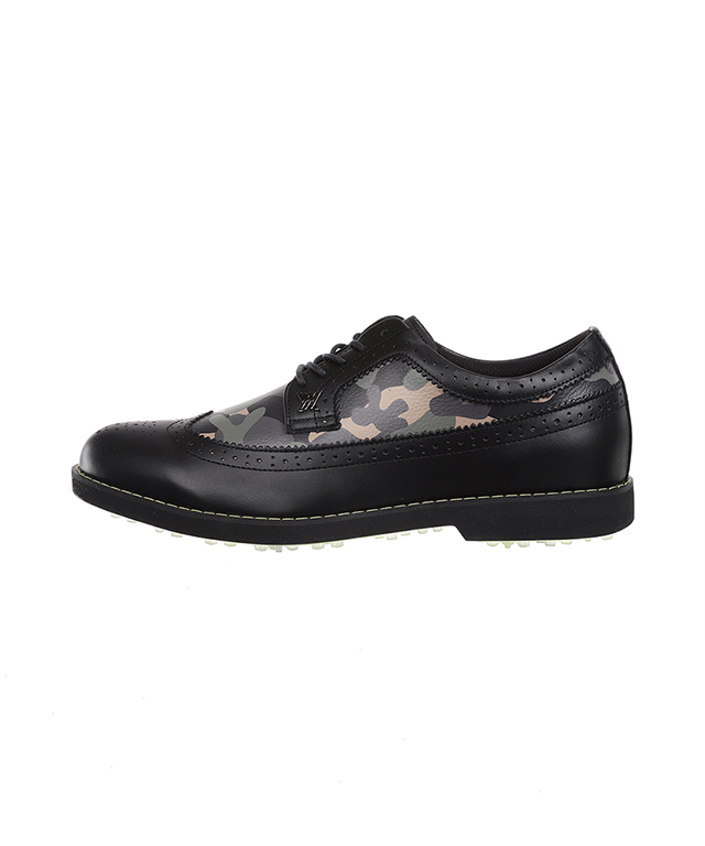 Men's black camo wingtip brogue shoes featuring natural cowhide leather and synthetic leather accents, showcasing a stylish design.