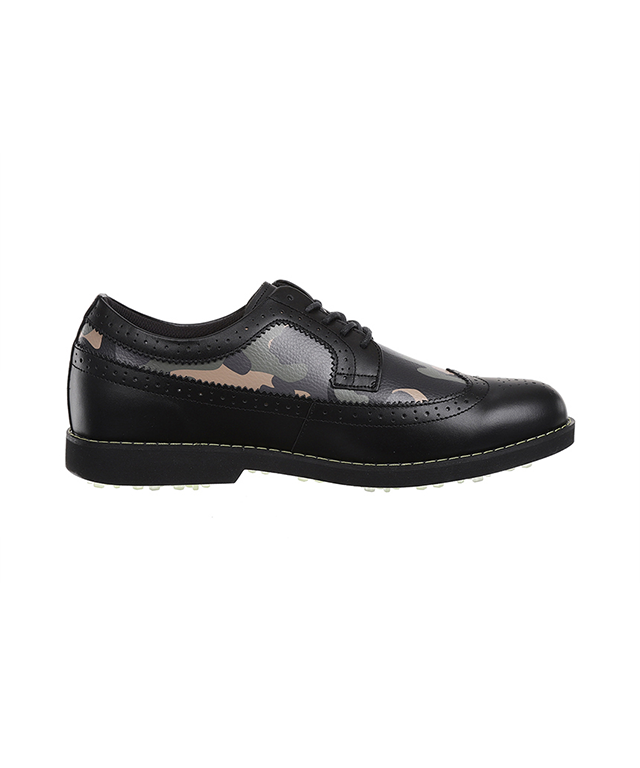 Men's black camo wingtip brogue shoes featuring natural cowhide leather and synthetic leather accents, showcasing a stylish design.