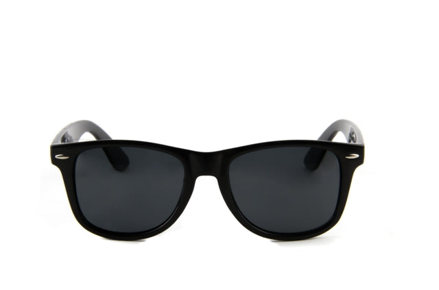 OCEAN GLASSES Beach Wayfarer 18202.200 round sunglasses in black, featuring a full-rimmed plastic frame, ideal for beach outings.