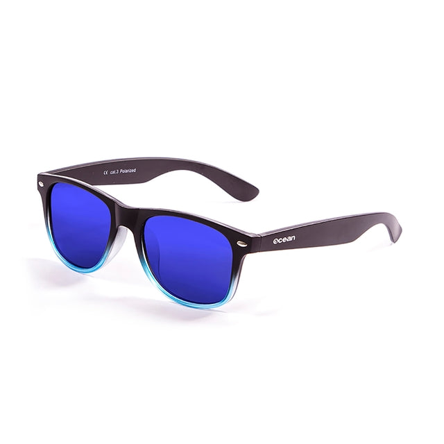 OCEAN GLASSES Beach Wayfarer 18202.119 sunglasses featuring a round full-rimmed black plastic frame, perfect for beach outings.