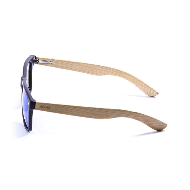 OCEAN GLASSES BEACH WOOD 50001.1 sunglasses featuring a full-rimmed black rectangular frame, perfect for beach and outdoor activities.