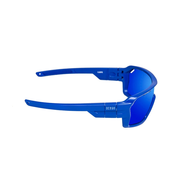 OCEAN GLASSES CHAMELEON 3700.3X in vibrant blue color with a full-rimmed warp frame, showcasing stylish and durable design.