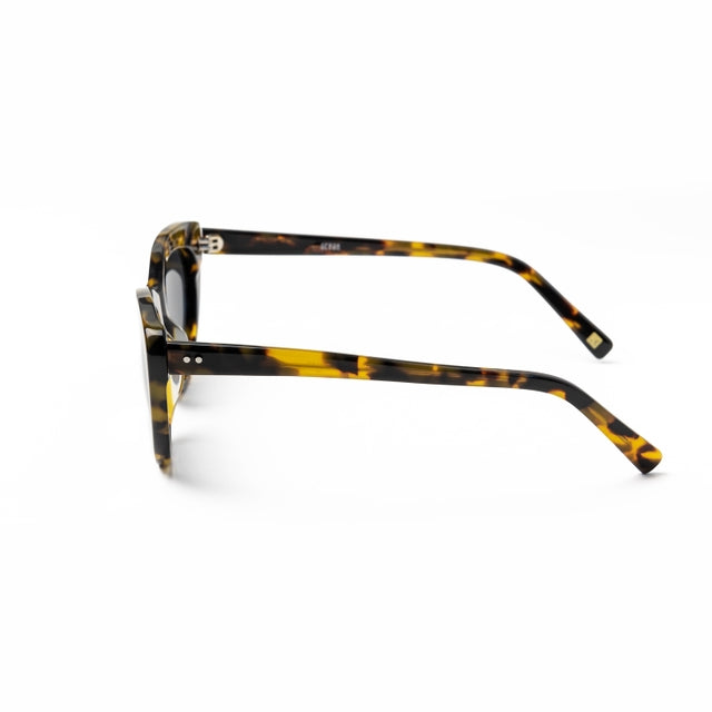 OCEAN GLASSES KIMBERLEY 8049.3 in vibrant yellow, featuring a stylish cat-eye design and full-rimmed frame.