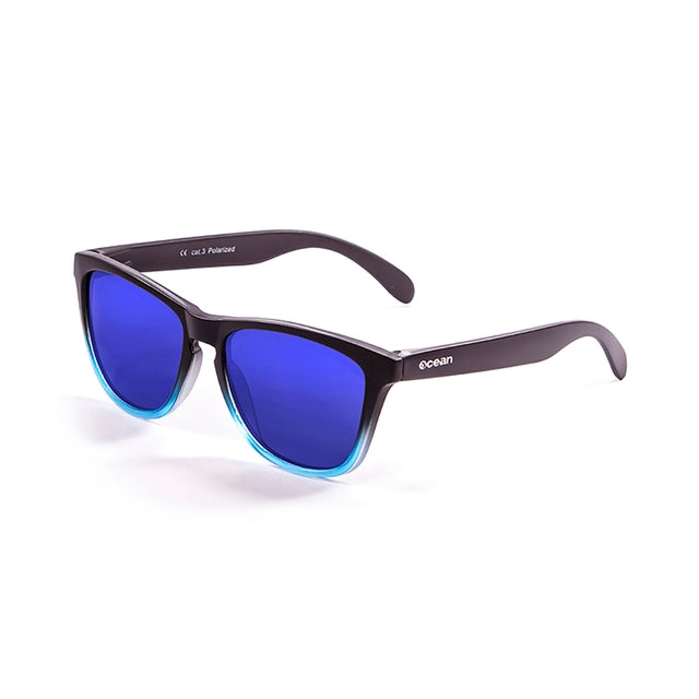 OCEAN GLASSES SEA 40002.117 black rectangular sunglasses with full-rimmed frame, suitable for unisex wear.