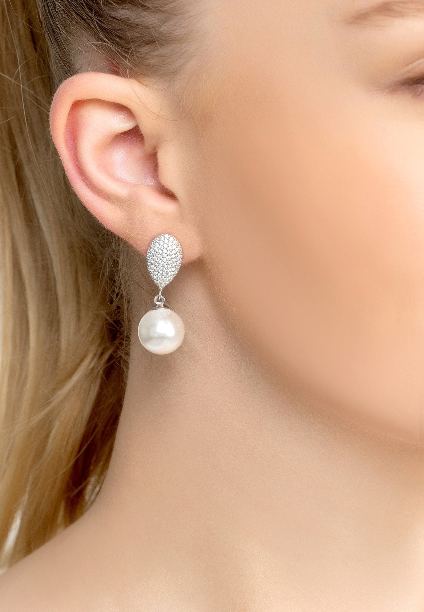 Elegant Pearl Classic Drop Earrings Silver featuring baroque pearls and zirconia accents, handcrafted in 925 sterling silver.