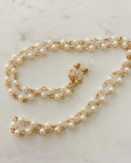 Elegant Pearl Mask Lanyards featuring a stylish pearl detail, designed for comfort and practicality.