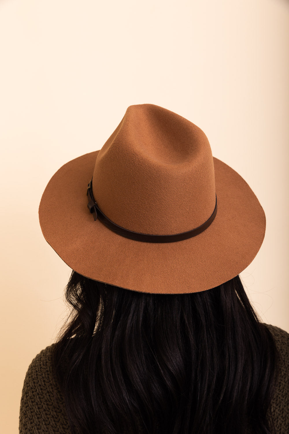 A stylish pinched front western style hat made of 100% polyester, perfect for adding flair to any outfit.