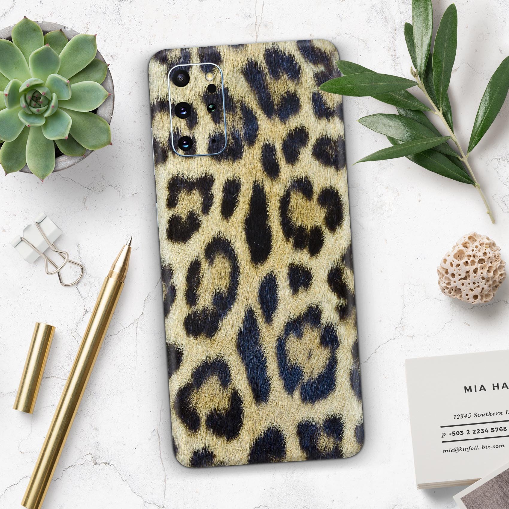 Real Leopard Hide V3 Skin-Kit for Samsung Galaxy S20, showcasing a stylish leopard print design on premium vinyl.