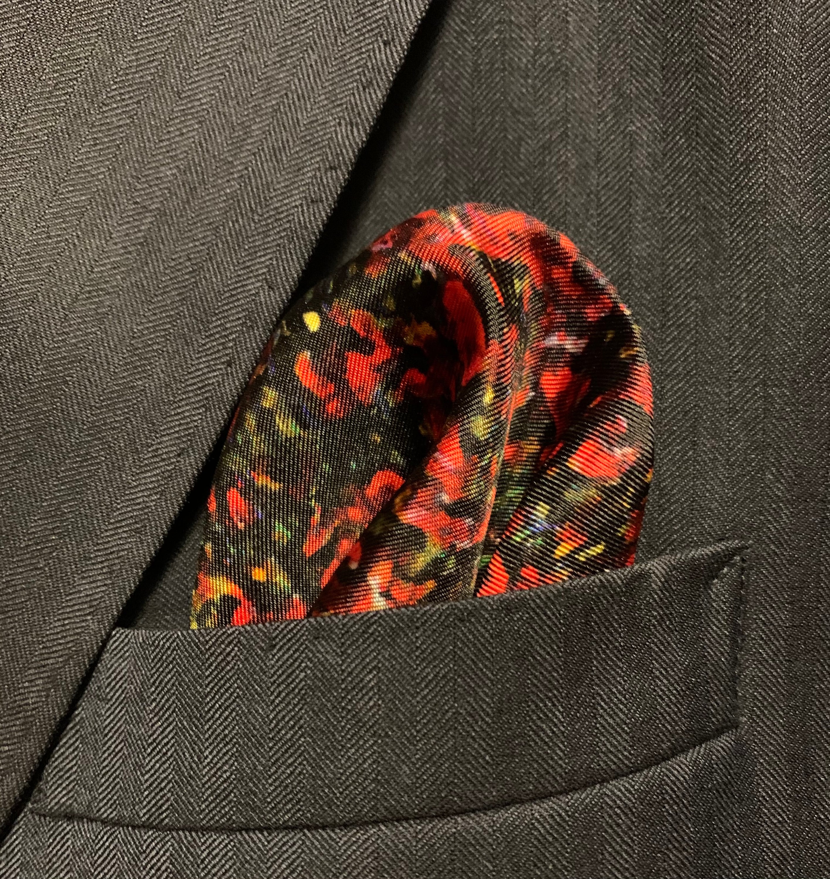 A luxurious Remember The Fallen Pocket Square made of 100% silk, featuring a design that honors the sacrifices of Armed Forces members.