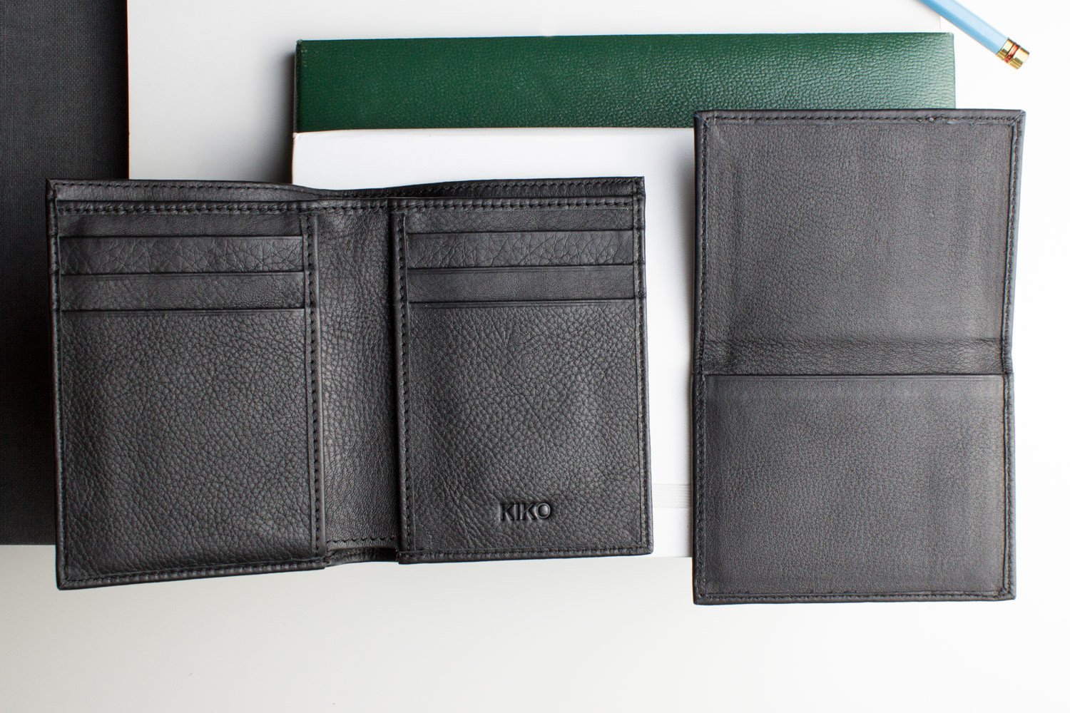 Slimfold Passcase Wallet made of butter soft full grain cowhide leather, featuring 6 card slots and a removable ID case.