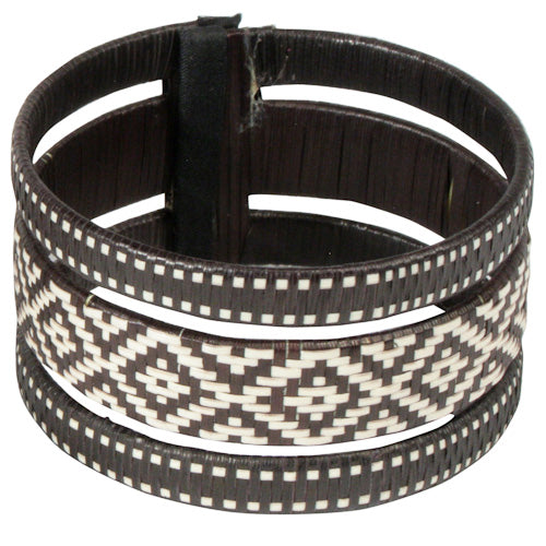 Three Piece Cana Flecha Bracelet handcrafted by Zenu Tribe artisans, showcasing intricate geometric patterns and sustainable materials.