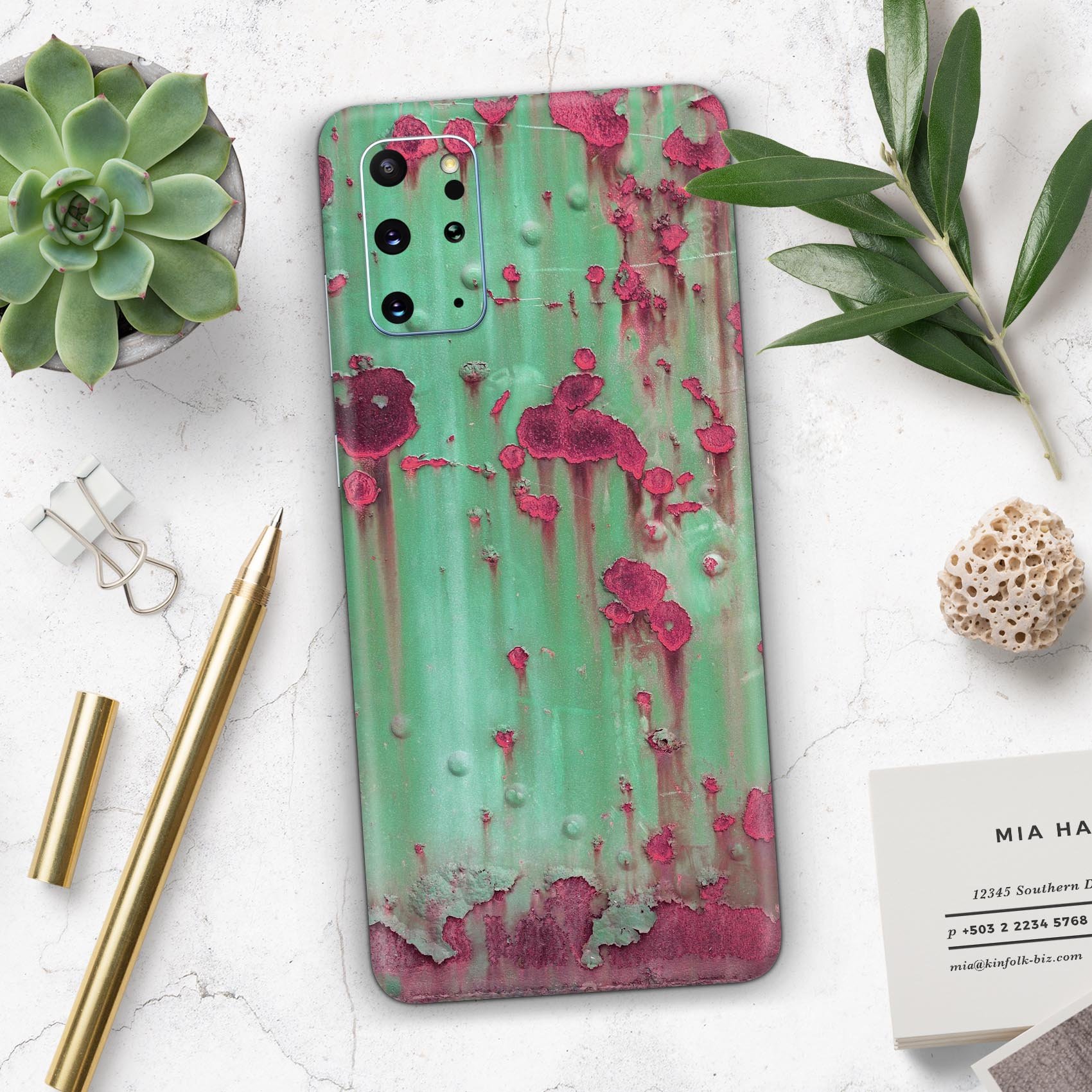 Trendy Green with Pink Rust Skin-Kit for Samsung Galaxy S-Series, showcasing vibrant colors and sleek design.