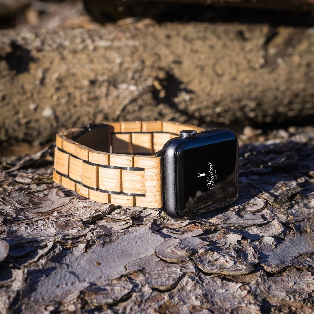 Waidzeit Smartwatch strap made from barrique wine barrel wood, showcasing its unique texture and color, designed for Apple Watch.