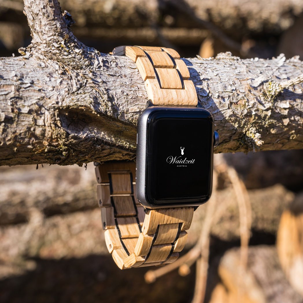 Waidzeit Smartwatch strap made from barrique wine barrel wood, showcasing its unique texture and color, designed for Apple Watch.