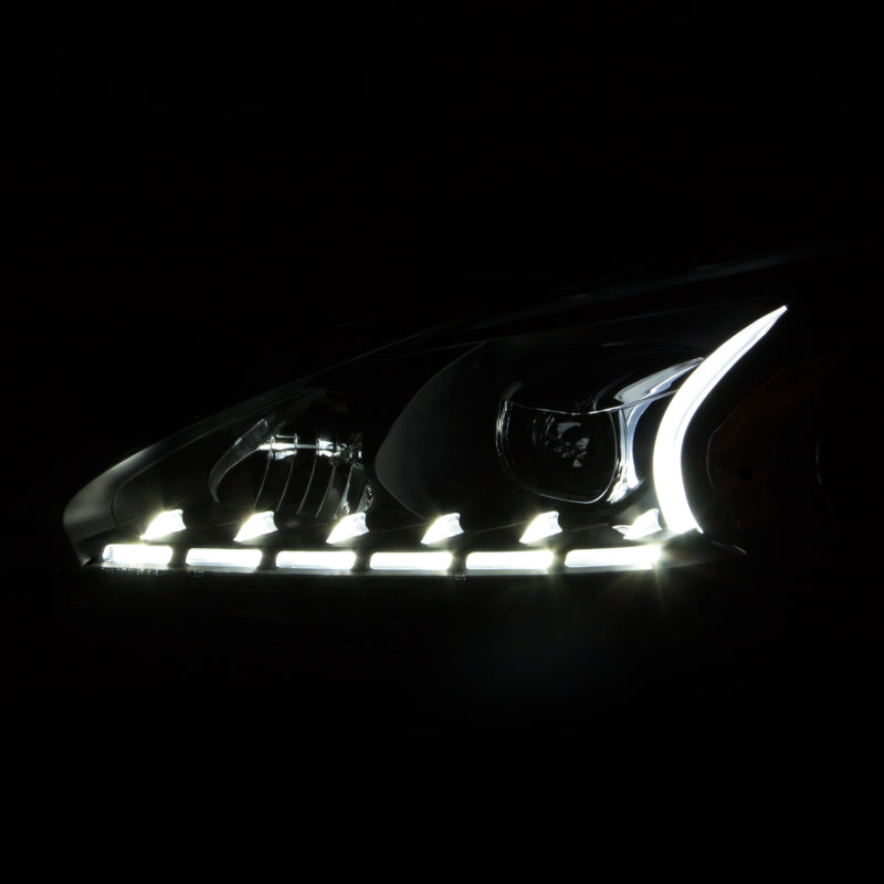 ANZO 2013-2014 Nissan Altima Projector Headlights with clear lens and black housing, showcasing plank style design.