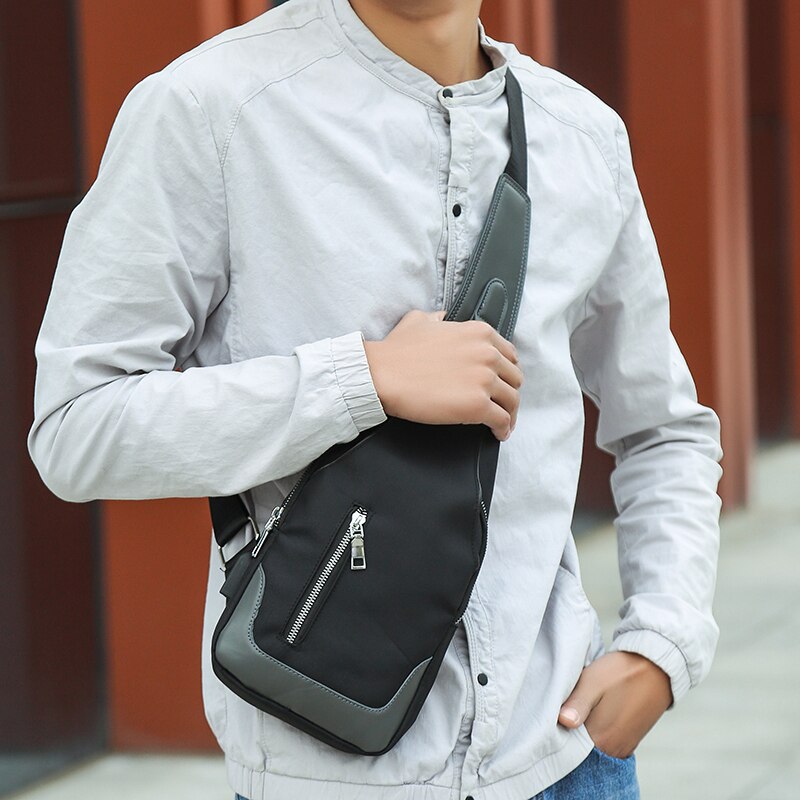 Business crossbody bag for men made of waterproof nylon, featuring multiple interior pockets and a casual design.