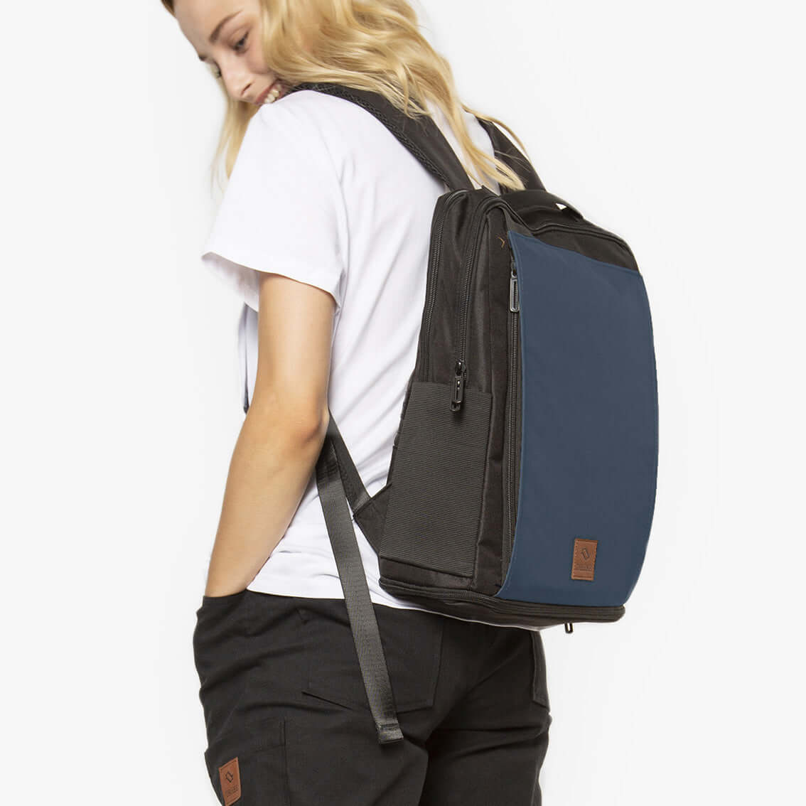 CITYC Laptop 2 in 1 Backpack in Navy Blue, featuring a sleek design and multiple compartments for urban commuting.