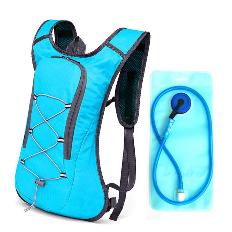 High quality outdoors and riding backpack for men and women, made of durable polyester, featuring a compact design and a drinking water bag.