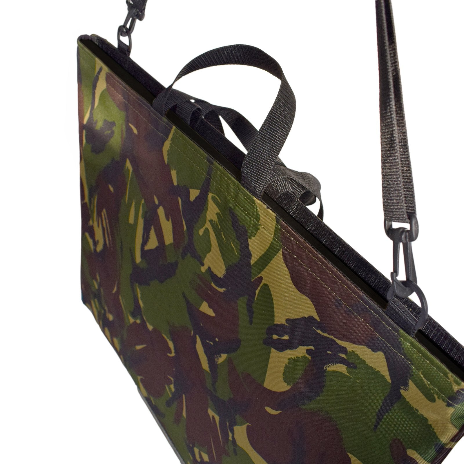 XL Tote Bag Shopper in CAMO, showcasing its spacious design and stylish camouflage pattern.